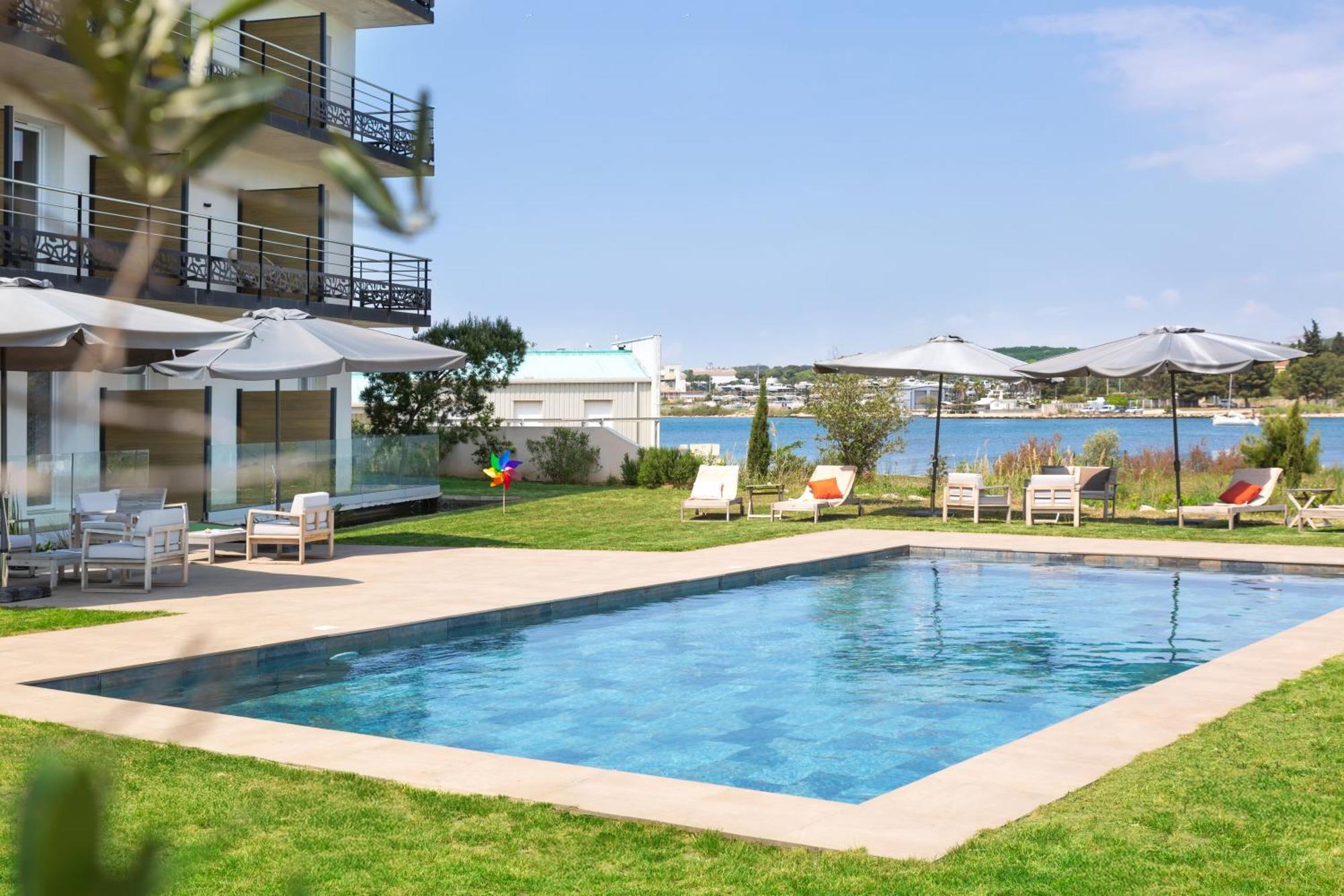 מלון Golden Tulip & Rooftop Provence